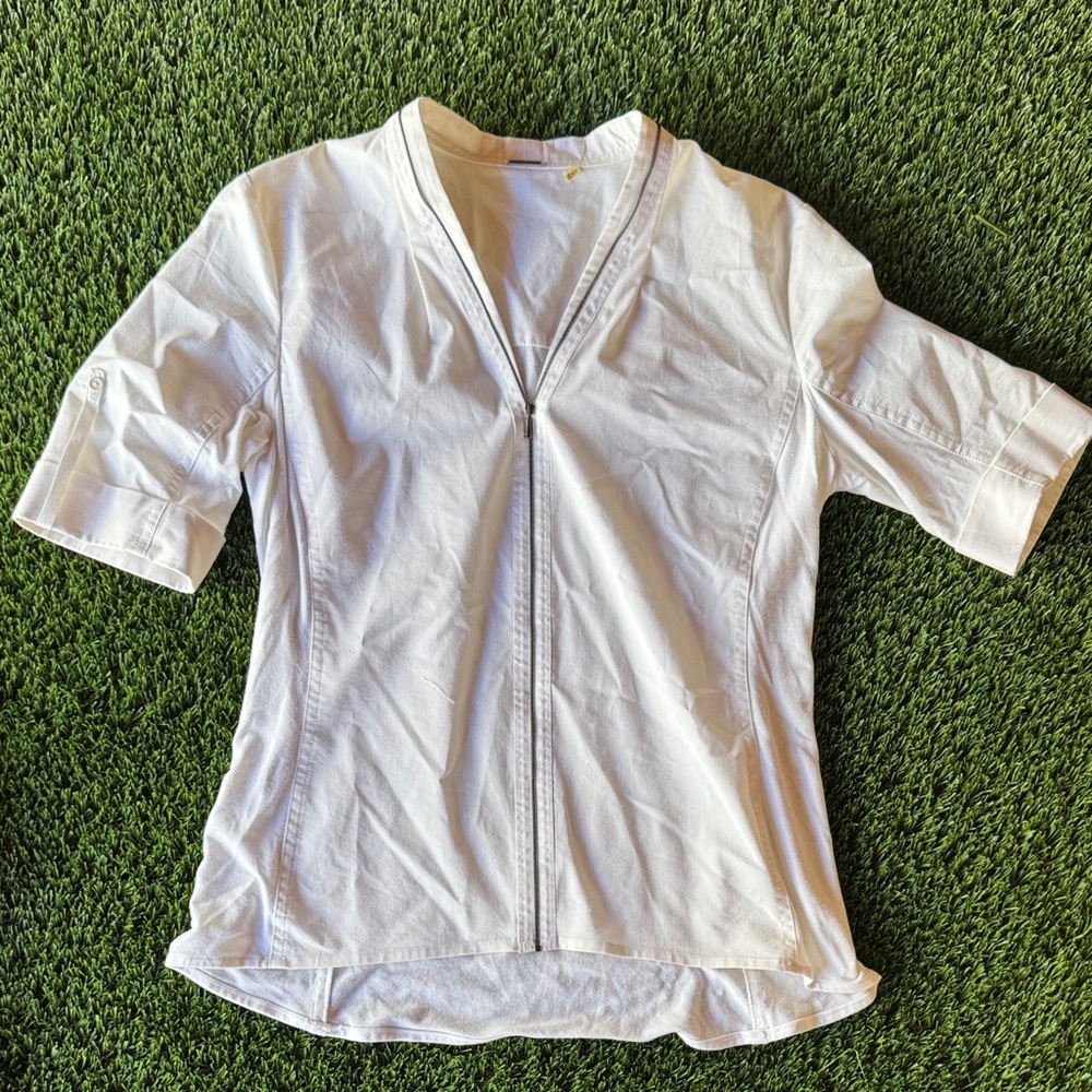 Elie Tahari White Short-Sleeve Zip Front Shirt